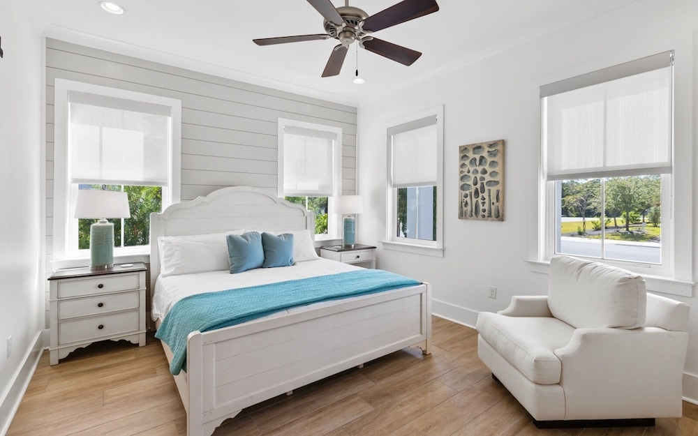 5BR Home w/ Private Heated Pool, Golf Cart, 4 Bikes, Near 30a!