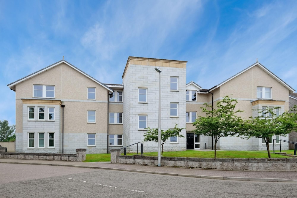 A Contemporary Apartment With Transport Links to Aberdeen City