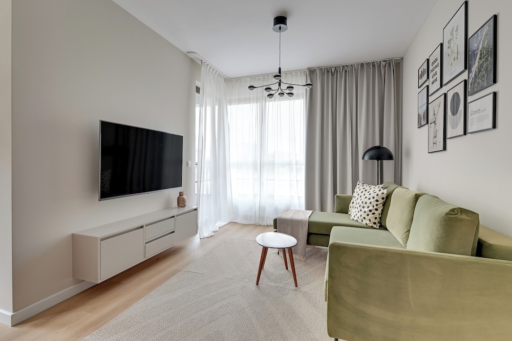 Doki Living - Foodhall & Parking by Downtown Apartments
