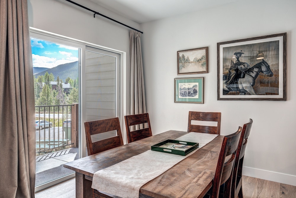 Spacious And Luxurious 2br Condo - Kids Ski Free 2 Bedroom Condo