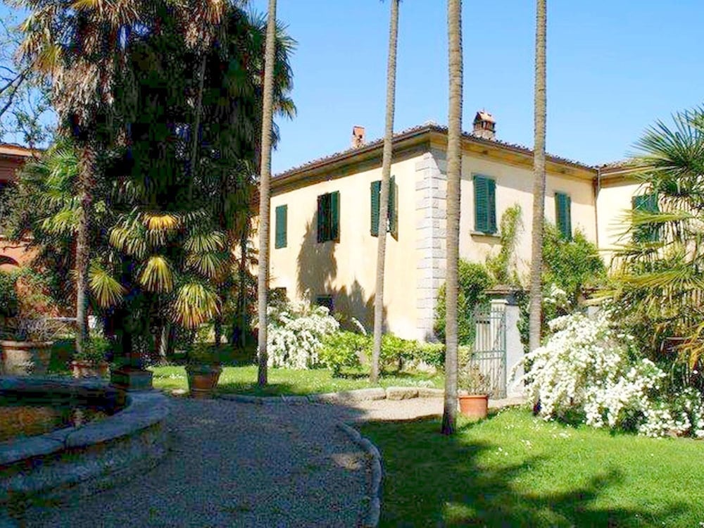 Cosy Farmhouse in Bacchereto With Swimming Pool view 3