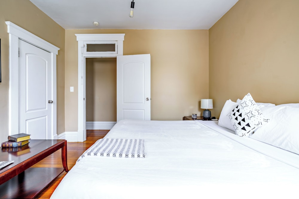 The Parkside by Jungle House – Short North Boutique Suites