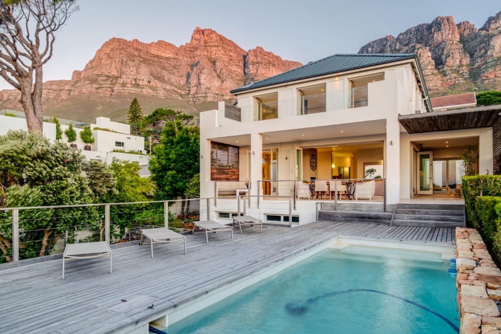 Stylish Family Villa w Pool Garden Putt-putt Villa Olivier