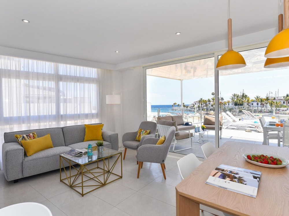 Apartment Mogan With Stunning Beach Views