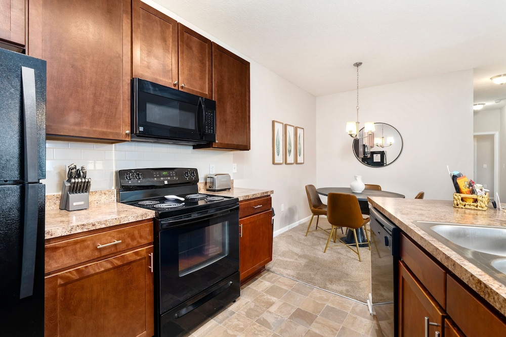 New Albany Hideaway Attached Garage 1st Floor