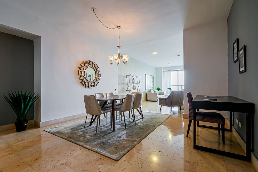 w Prestigious 1BR w Fantastic Balcony in YOO