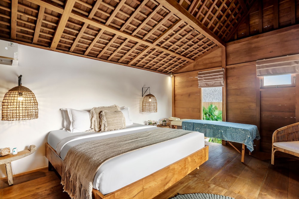 Villa Nabi by Alfred in Bali - New Family 5BR Villa Next to Seminyak Beach