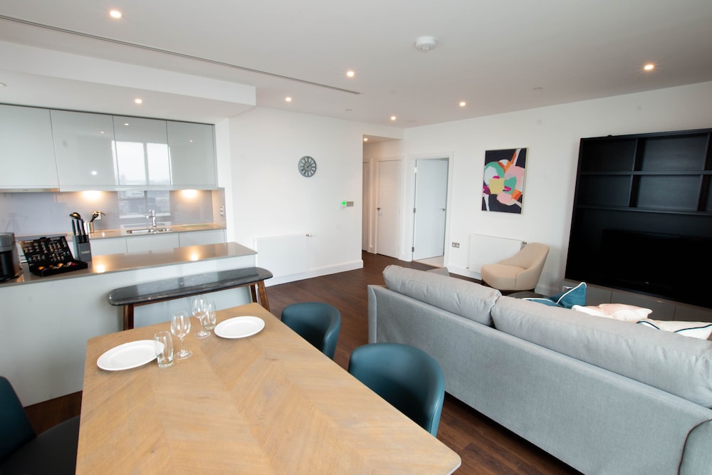 Charles Hope Apartment Canary Wharf