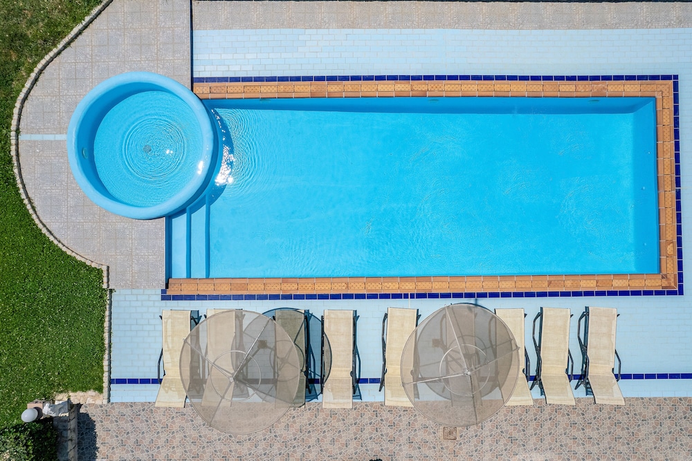 Anthos Apartments