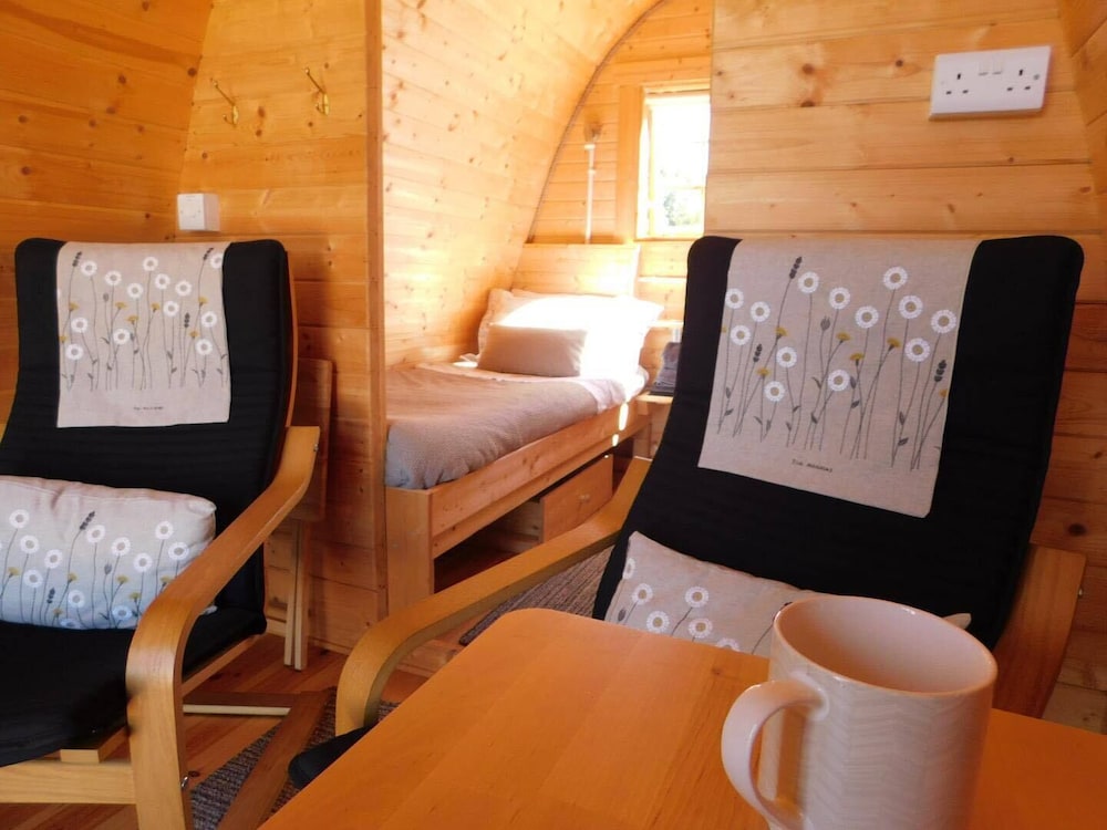 Cosy Pod-cabin Near Beautiful Landscape in Omagh view 4
