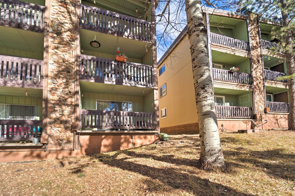 Angel Fire Condo w/ Balcony: Walk to Ski Lift view 4
