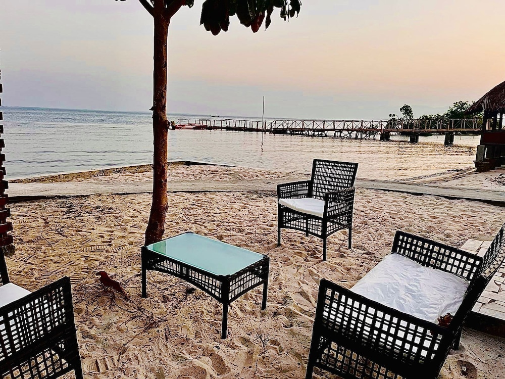 B. Home Resort and Spa