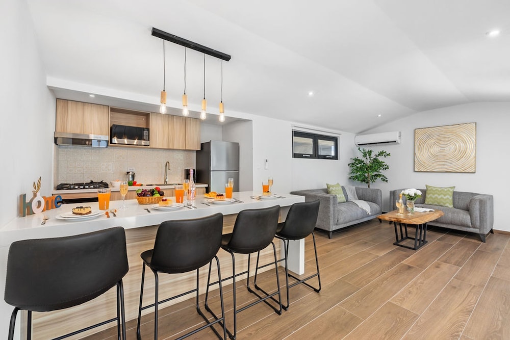 Brand NEW 2br1ba w Privatepool in Amazing Location