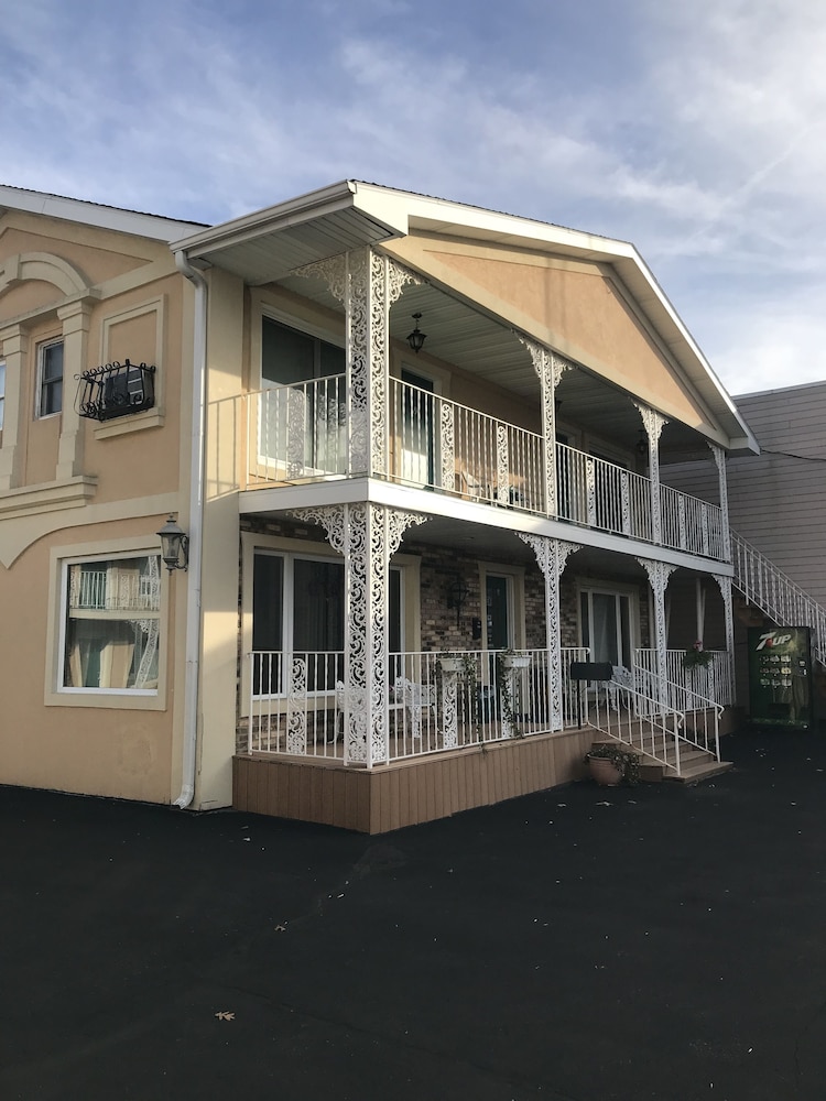 River Road Motel