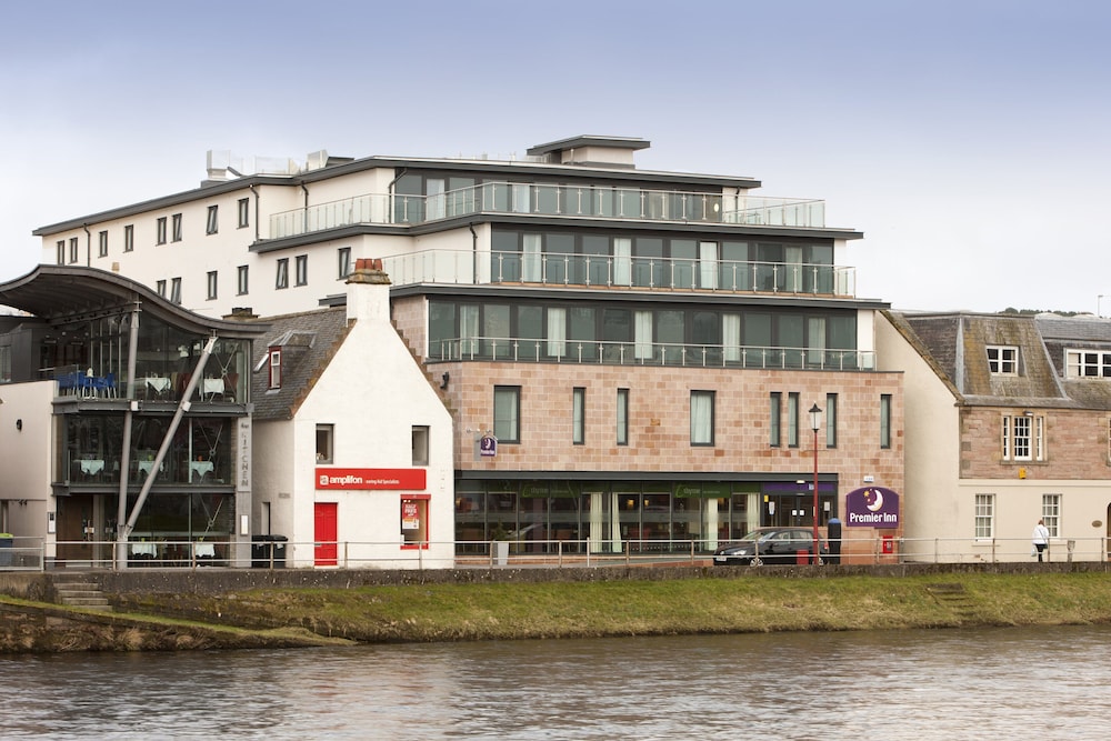 Premier Inn Inverness Centre - River Ness — photo 21