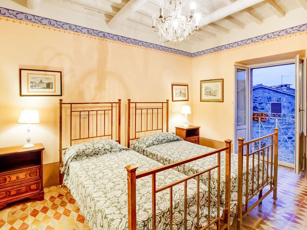 Villa in Rome With Pool & Tiber Valley Views view 5