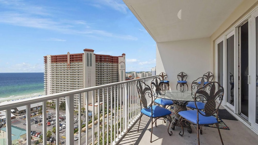 Laketown Wharf 1523