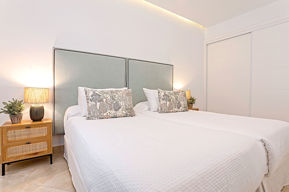 Magnificent Apartment With Perfect Location. Murillo III