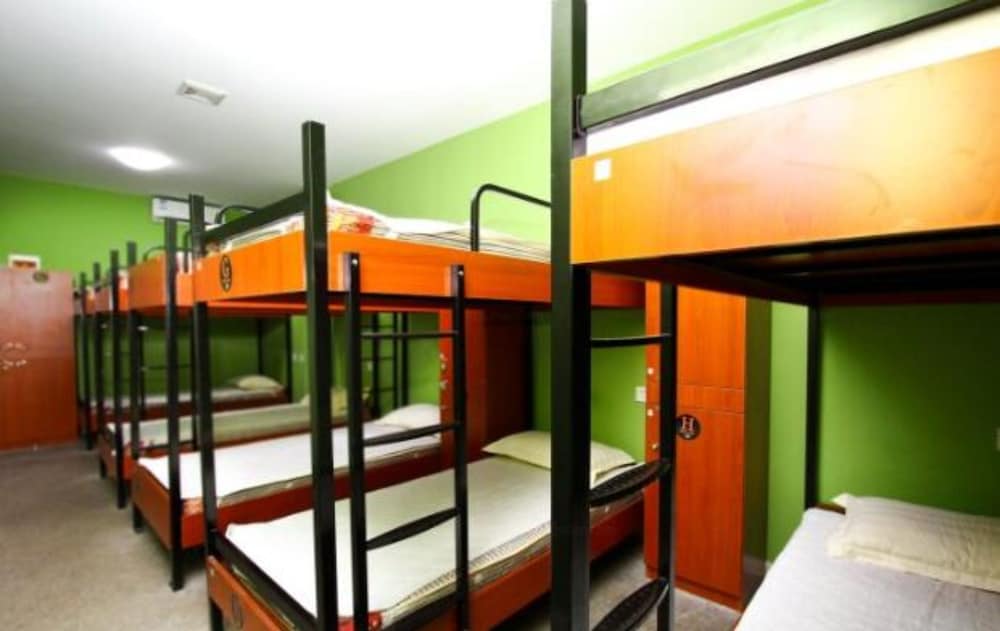 Meet int'l Youth Hostel Pichaiyuan