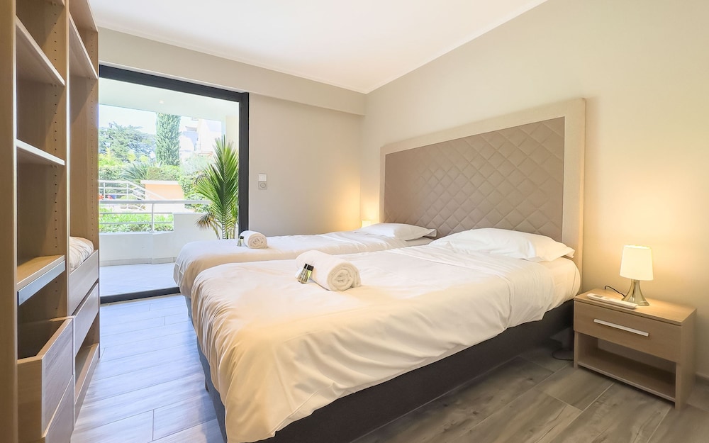 Le First in Cannes With 2 Bedrooms and 2 Bathrooms