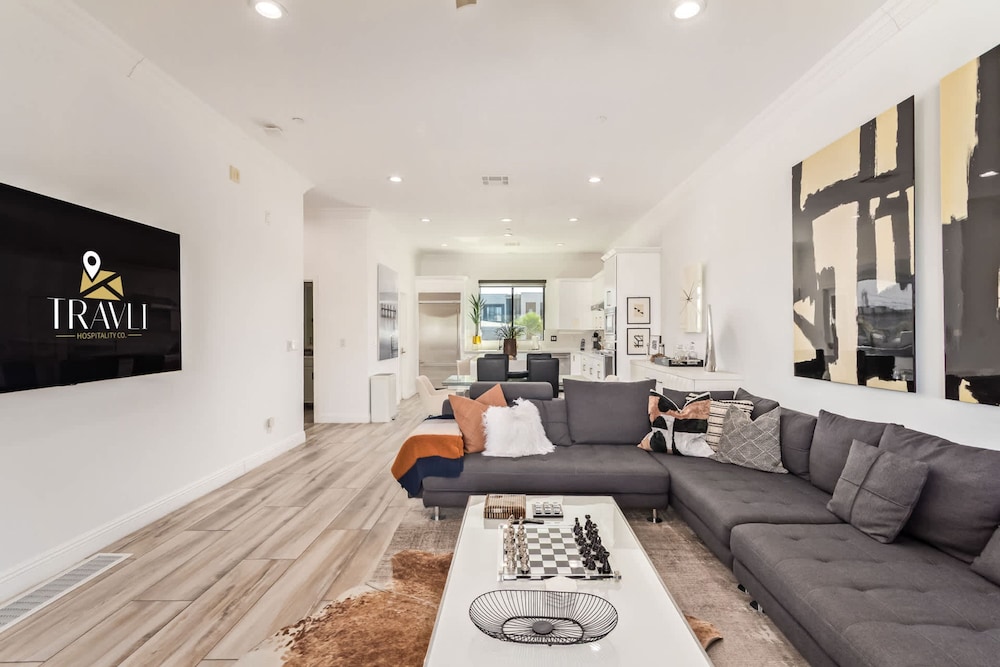 NEW Desert Standard Modern 3-level Oasis