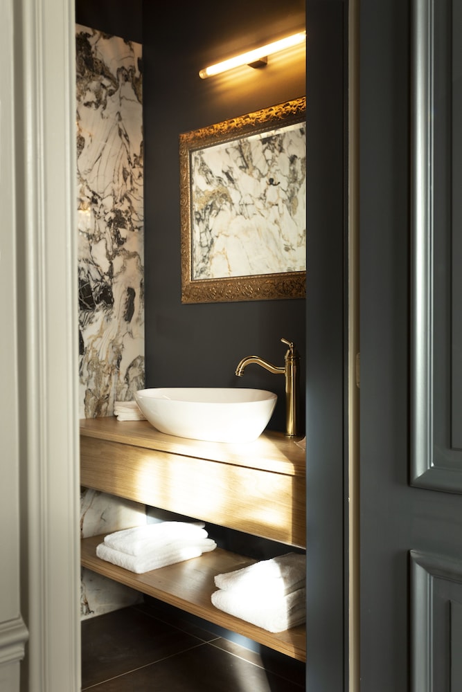 Mansion9 Bruges view 4