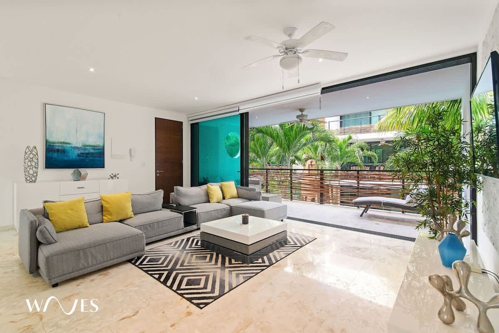 2 Br Luminous and Spacious Pool View Apt