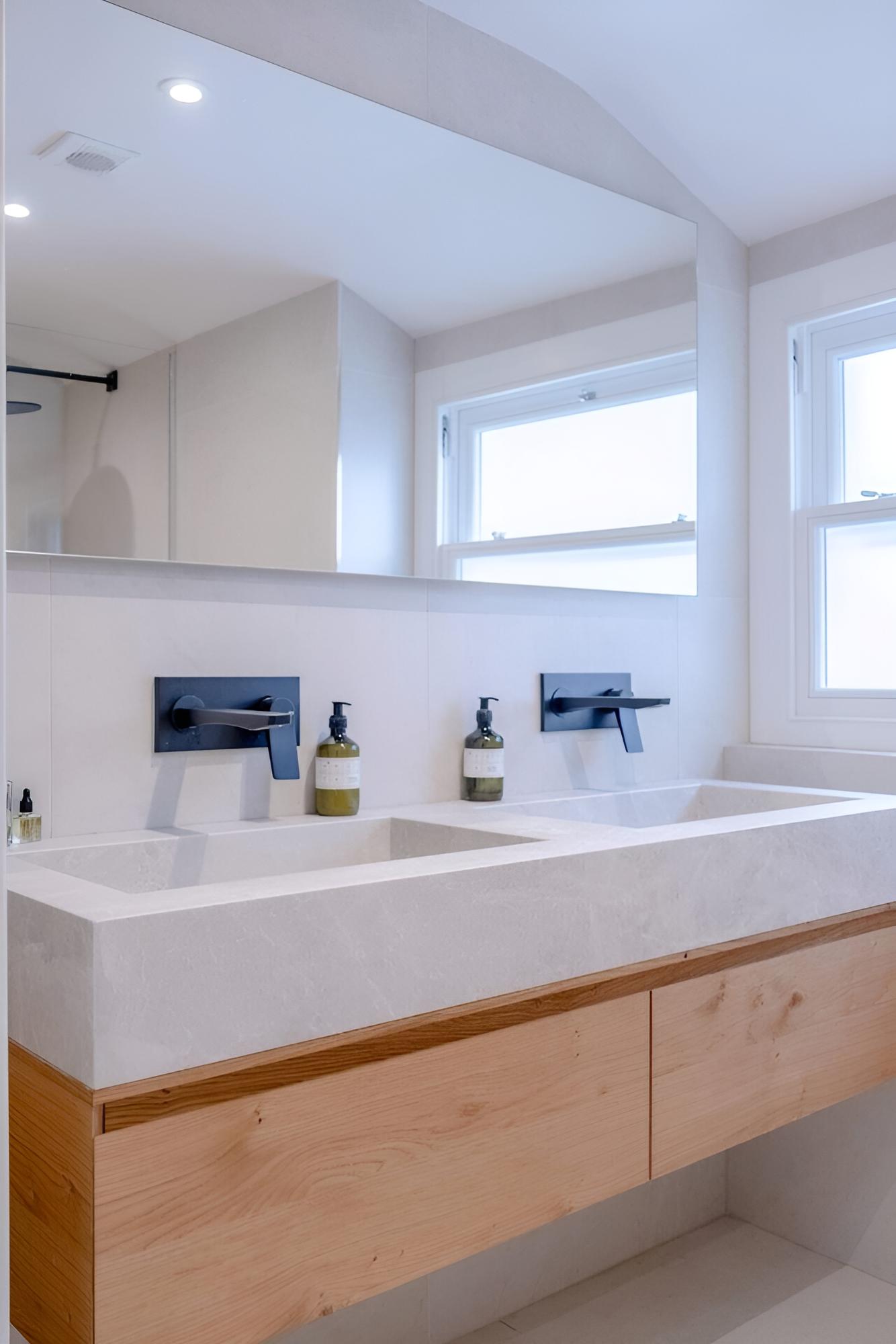Beautiful Minimalistic 2BD House - Victoria Park