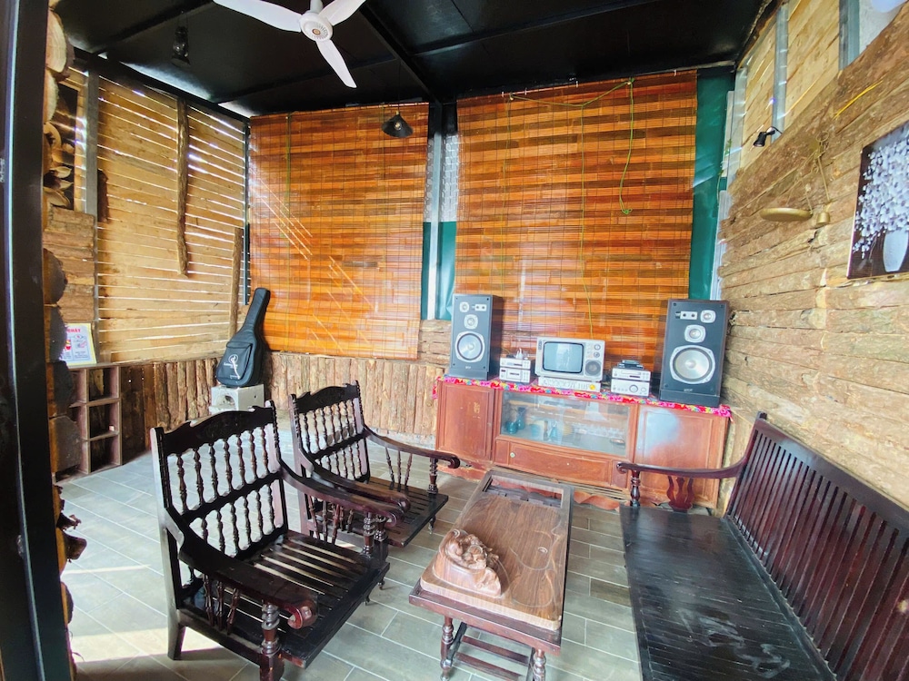 Homestay nha go Lan Anh