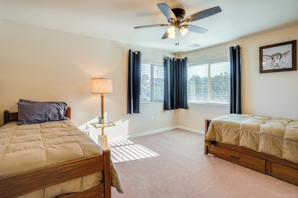 3 Mi to Downtown Prescott - Spacious Home w/ Patio
