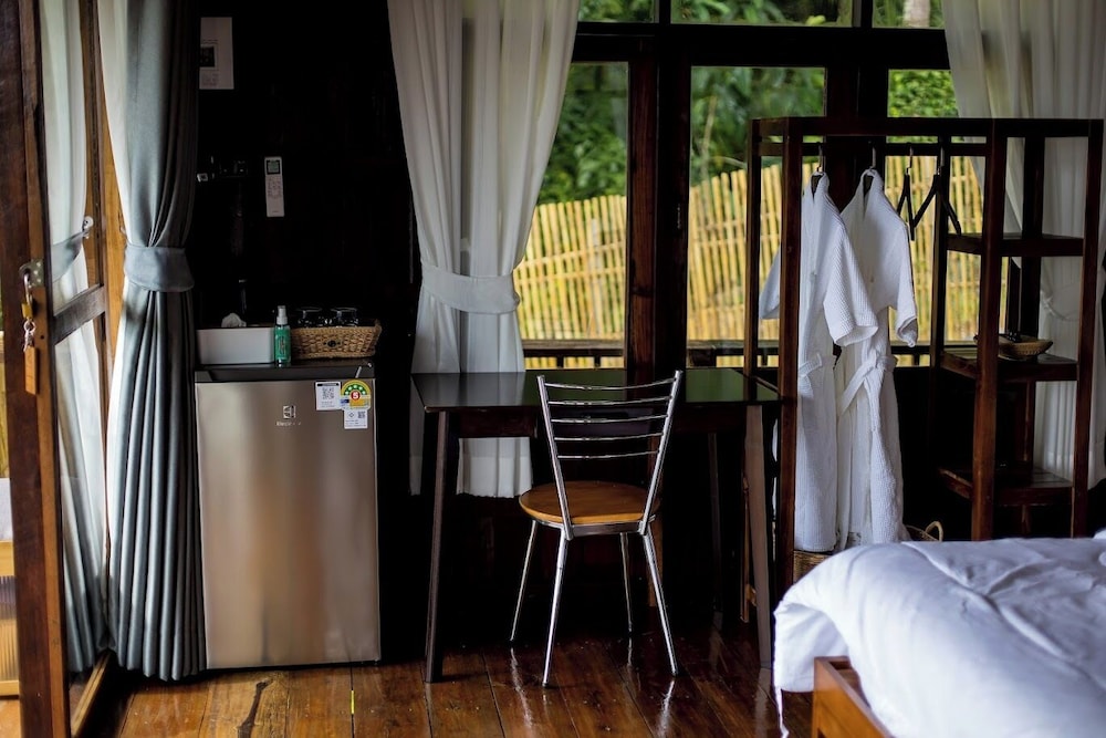 Baan Lhong View Lay