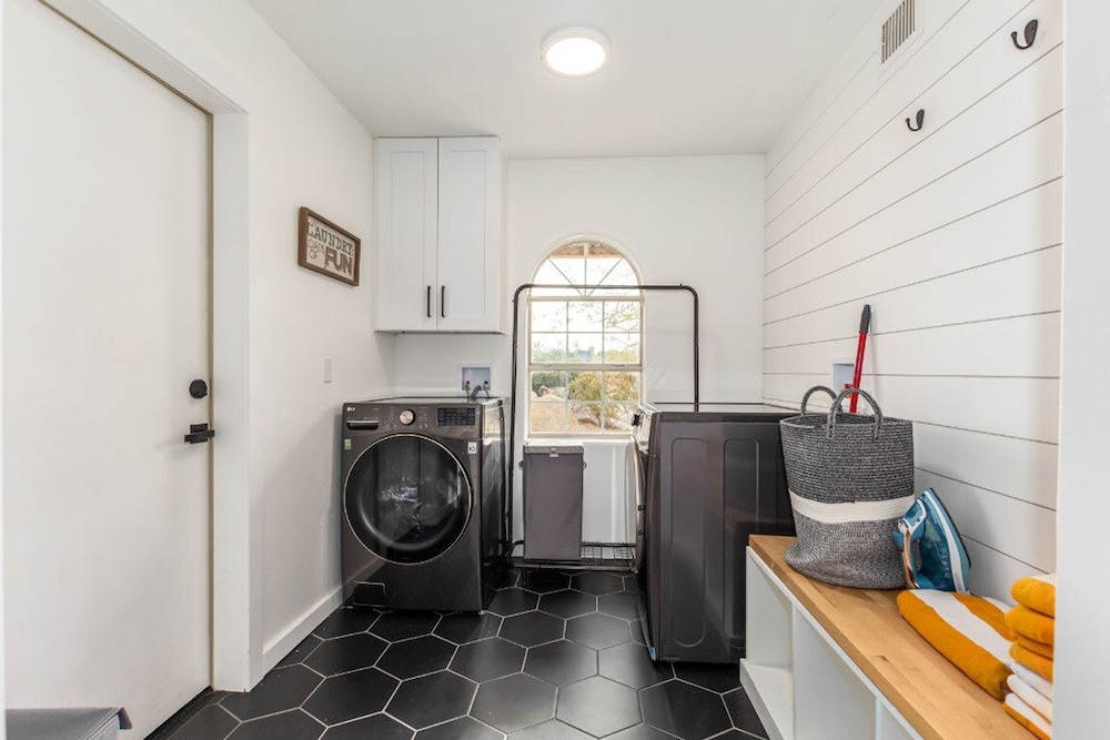 Sunburst Estate Htd Pool Putt Grn Sleeps 14