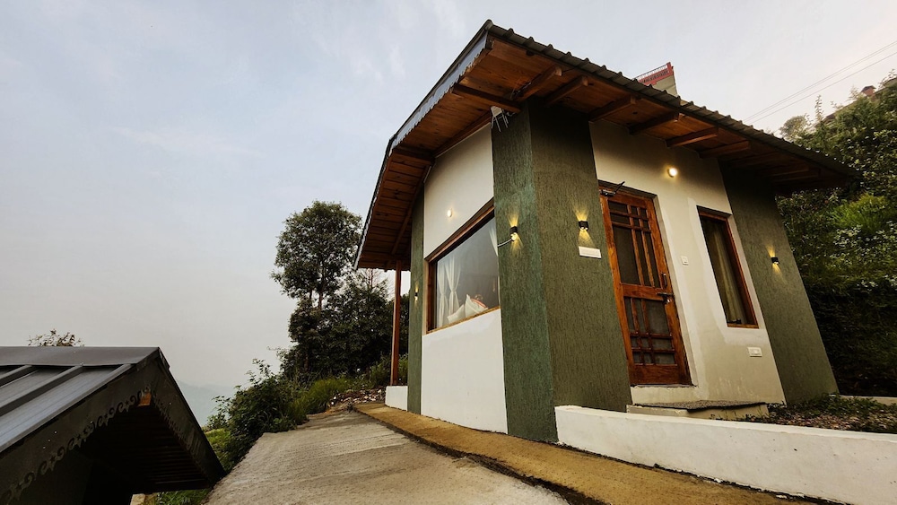 LiveAway Mukteshwar by PACK