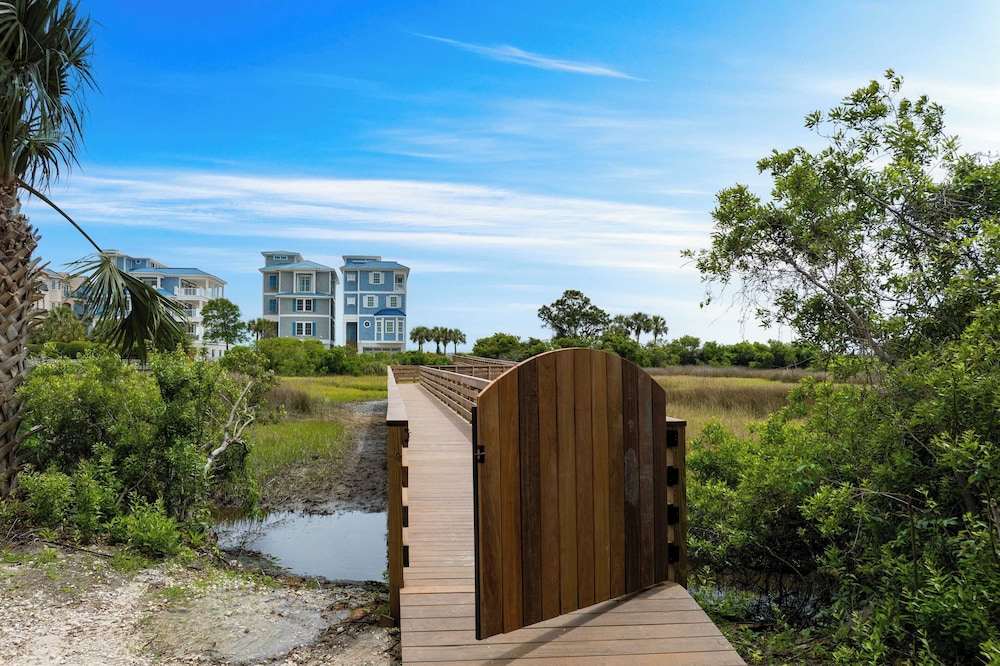 Sleeps 48, 2 Homes w/ Private Beach Access Bradley Circle Buyout by Avantstay