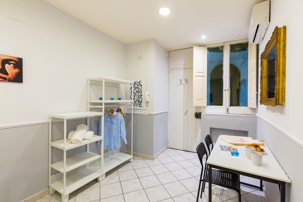 Ventaglieri Ground Floor Studio Apartment by Wonderful Italy