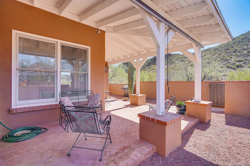 1 Mi to Saguaro NP: Charming Tucson Casita
