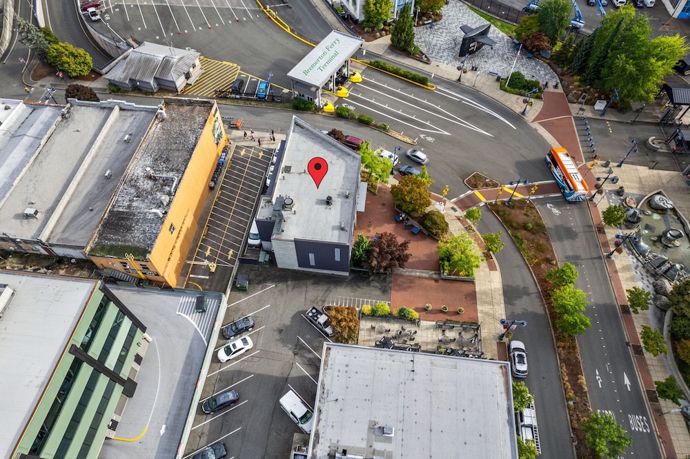 Tracyton Condo 202 in Bremerton