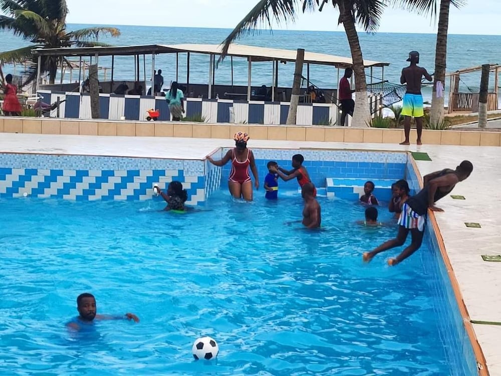 LLOYDS BEACH RESORT and SPA