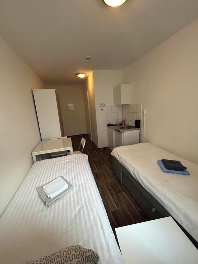 2-Rent Group Hostel Apartments SEN14