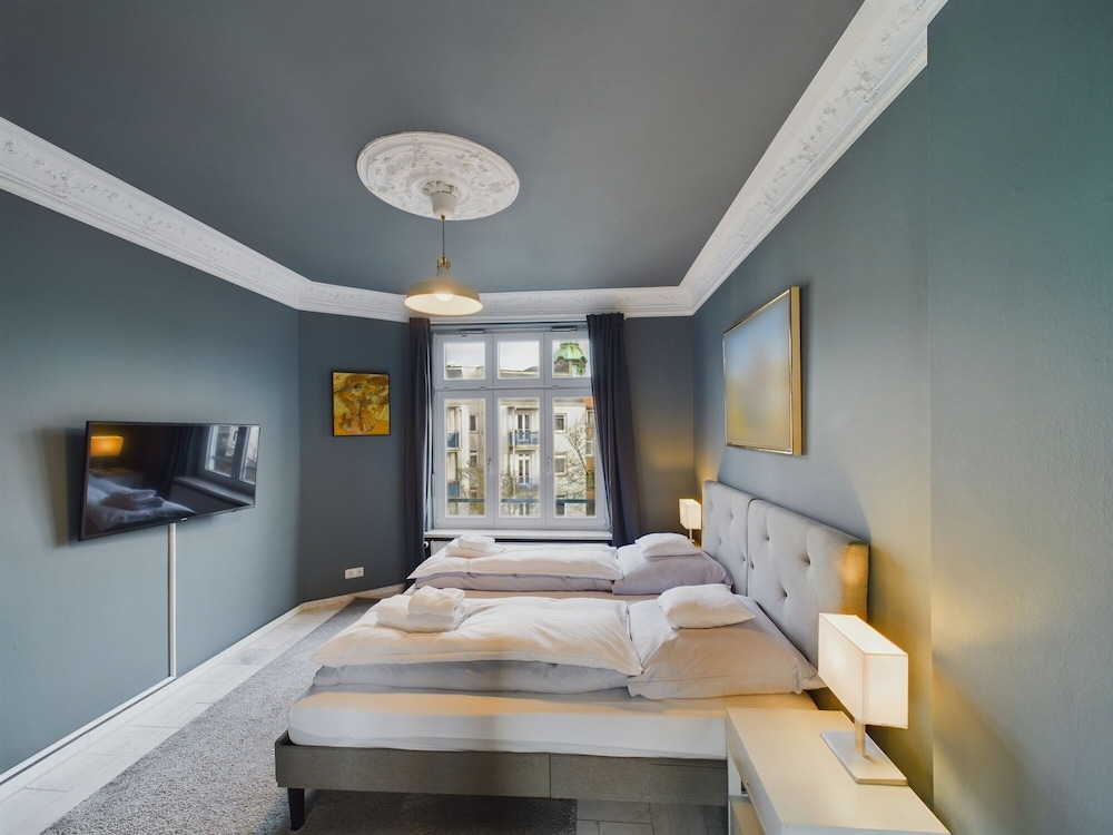 Art Apartments