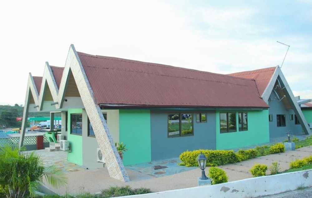 Mama Lee's Lodge - Yamoransa