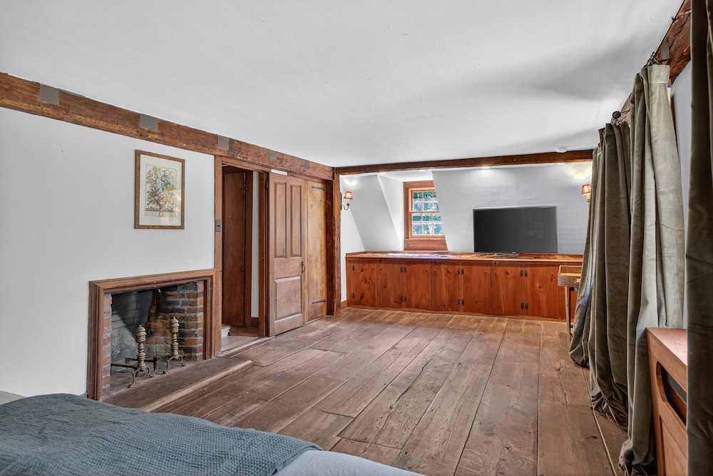 Storybook 330 Year Old Enchanting Estate 5 Bedroom Estate