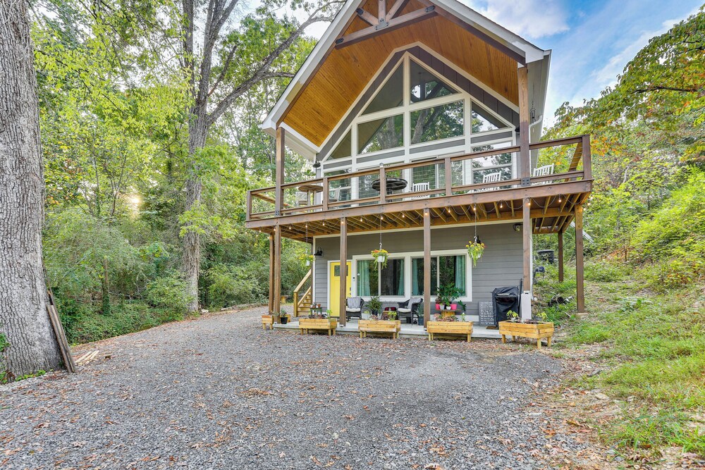 6 Mi to Downtown: Apartment in Chattanooga!
