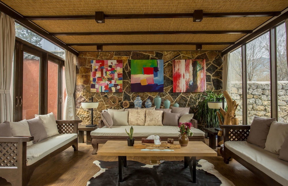 Yunzhong Baisha Lijiang Inn