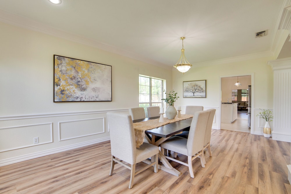 Game Room & Bar: Secluded Getaway in Farmersville