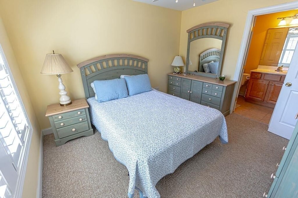 Ramons Roost 5 Bedroom Condo by Redawning view 5