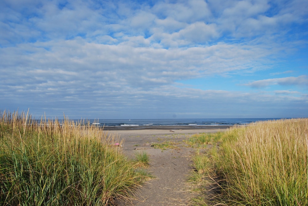 Long Beach RV & Camping Resort