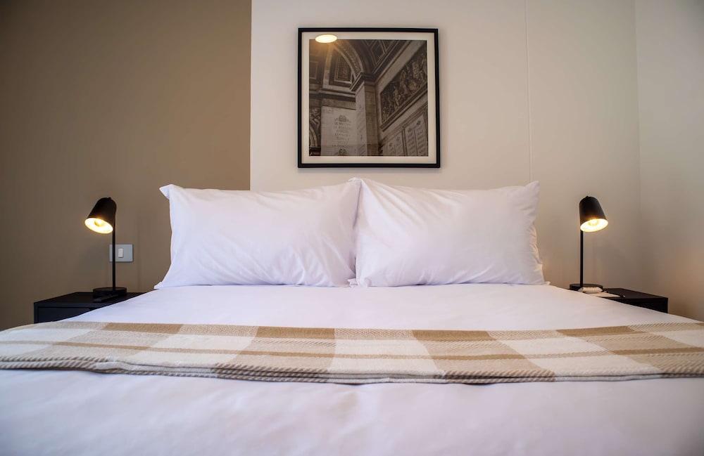 w Fantastic 2BR w Modern Deco in San Isidro
