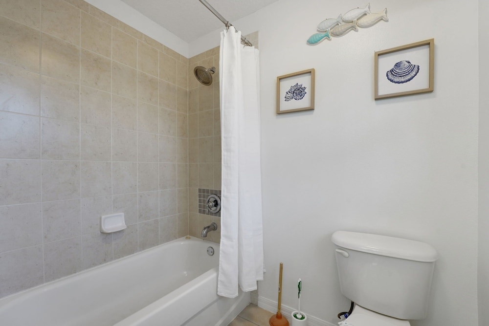 310hc-west Haven 5 Bedroom Home