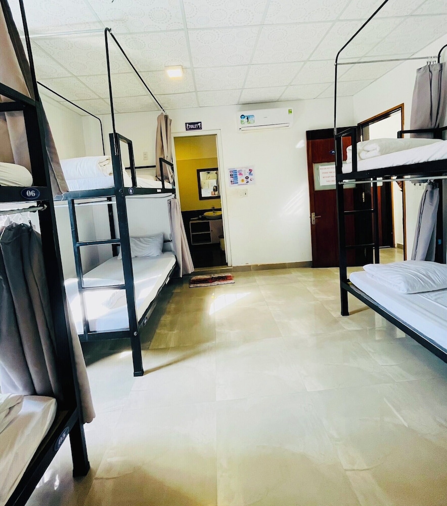 Shark Hotel - Hostel